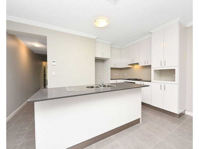 39 Purvis Avenue, Potts Hill NSW 2143