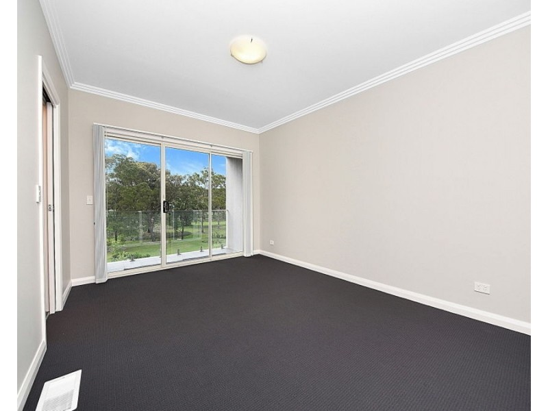 39 Purvis Avenue, Potts Hill NSW 2143
