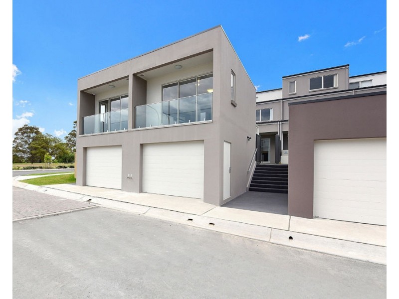 39 Purvis Avenue, Potts Hill NSW 2143