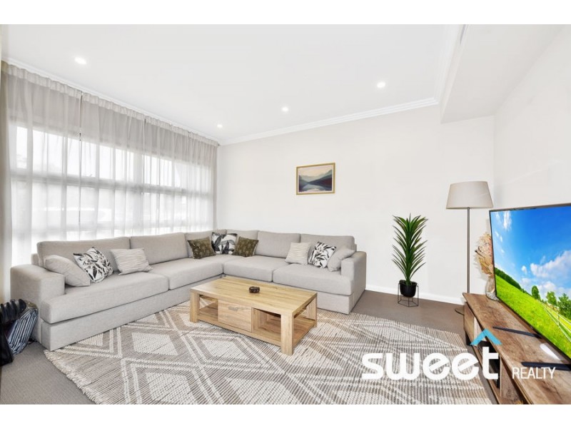 39 Purvis Avenue, Potts Hill NSW 2143