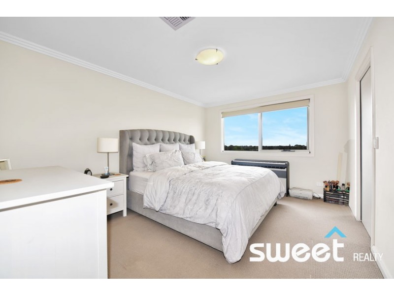 39 Purvis Avenue, Potts Hill NSW 2143