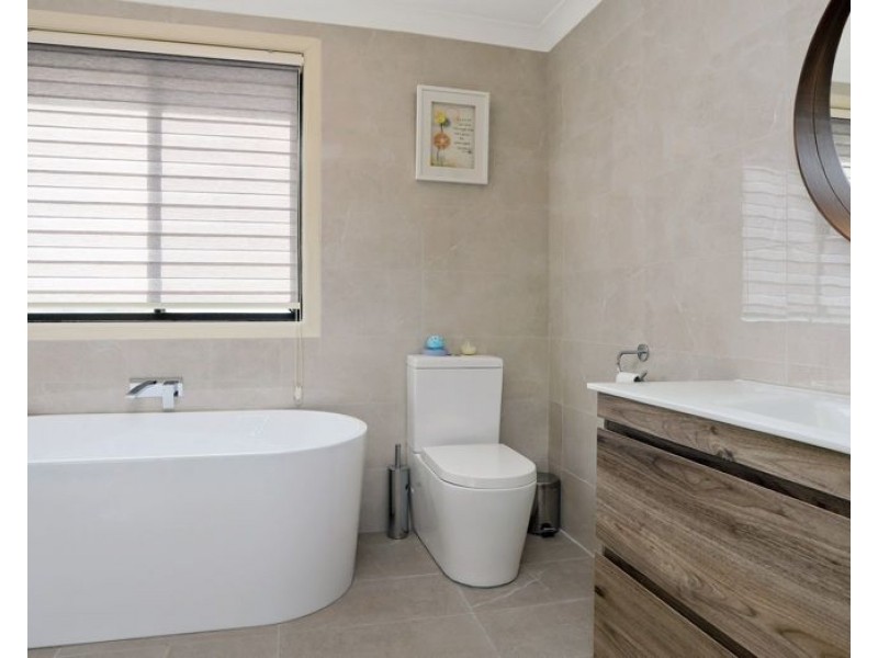 20 Teawa Crescent, Glenwood NSW 2768