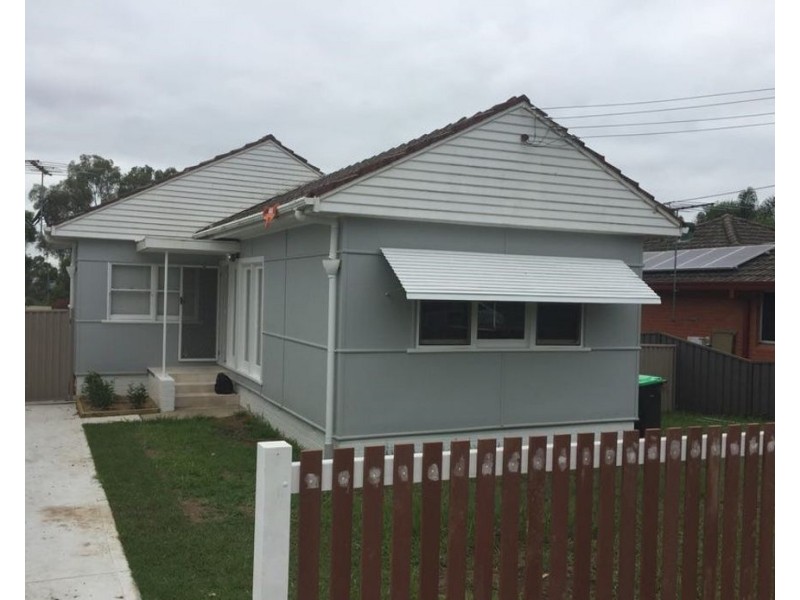 96 College Street, Cambridge Park NSW 2747