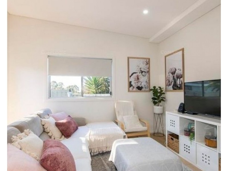 96 College Street, Cambridge Park NSW 2747