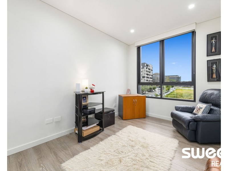 219/26A Lord Sheffield Circuit, Penrith NSW 2750