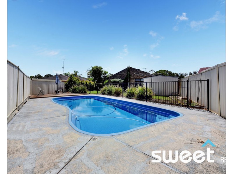 6 Madison Circuit, St Clair NSW 2759