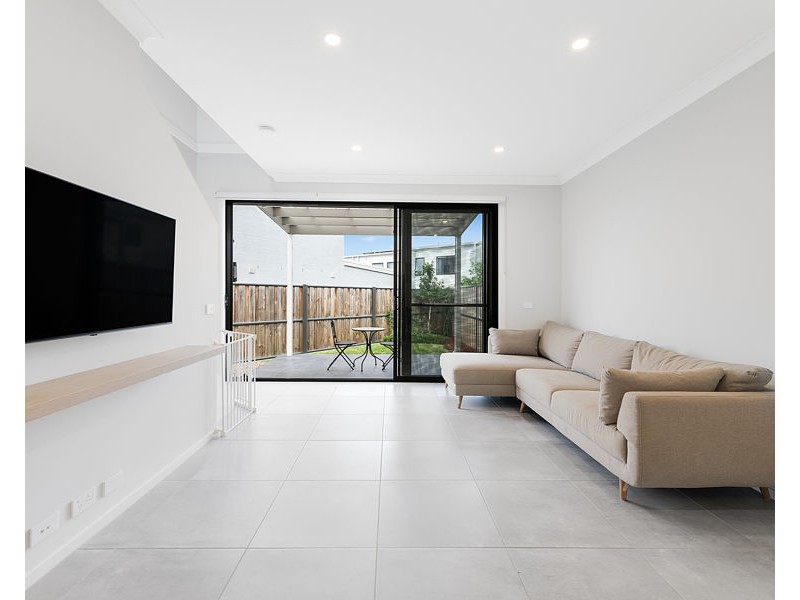 24 Flyer Glade, Blacktown NSW 2148