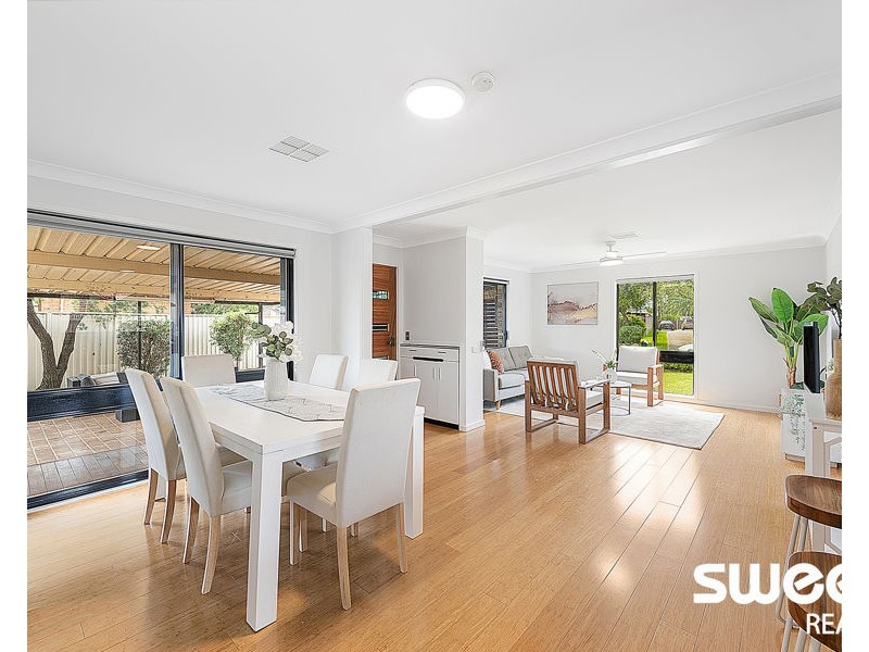 6 Madison Circuit, St Clair NSW 2759