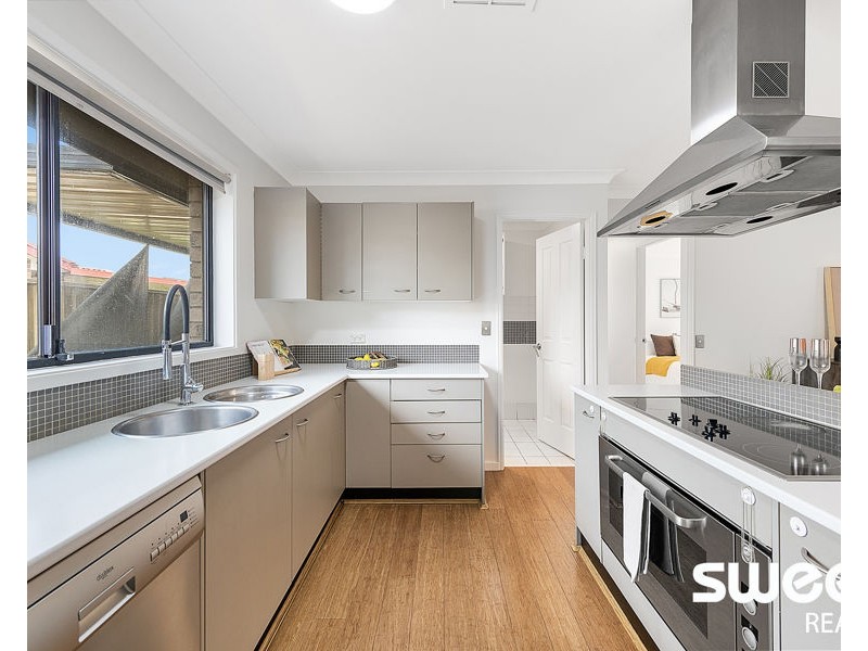 6 Madison Circuit, St Clair NSW 2759