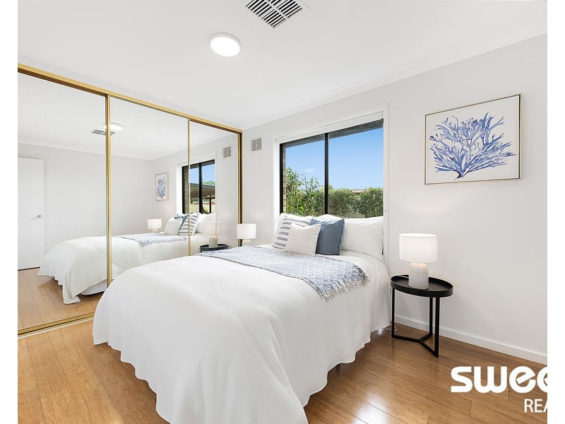 6 Madison Circuit, St Clair NSW 2759