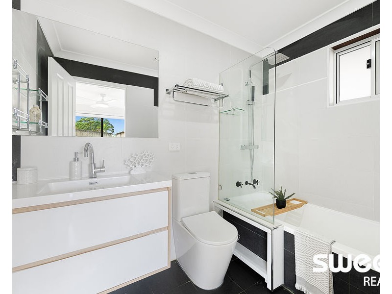 6 Madison Circuit, St Clair NSW 2759