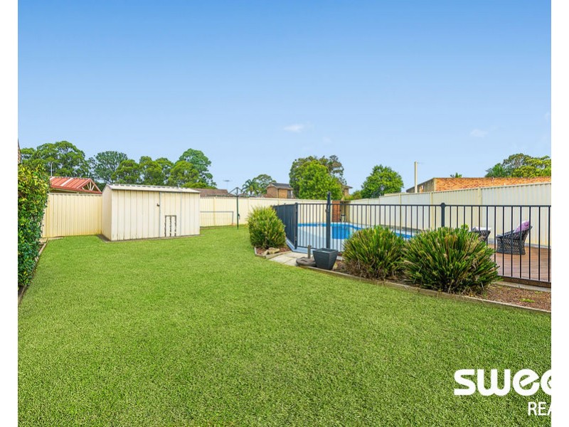 6 Madison Circuit, St Clair NSW 2759