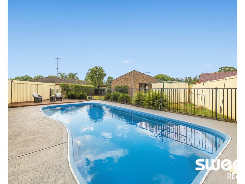 6 Madison Circuit, St Clair NSW 2759