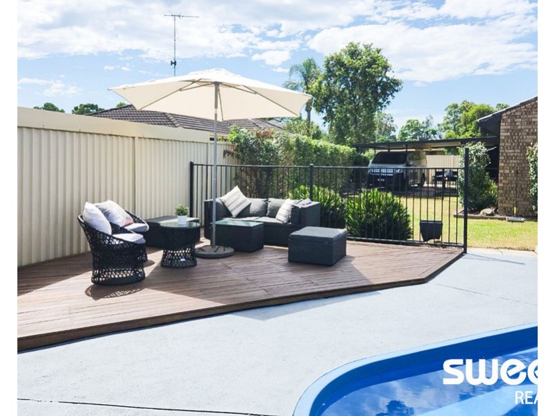 6 Madison Circuit, St Clair NSW 2759