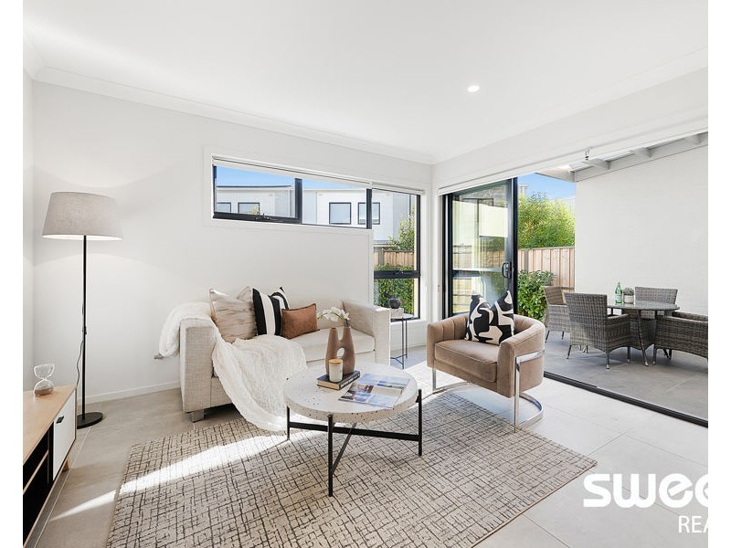 18 Flyer Glade, Blacktown NSW 2148