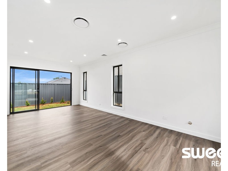 343 Driftway Drive, Pemulwuy NSW 2145