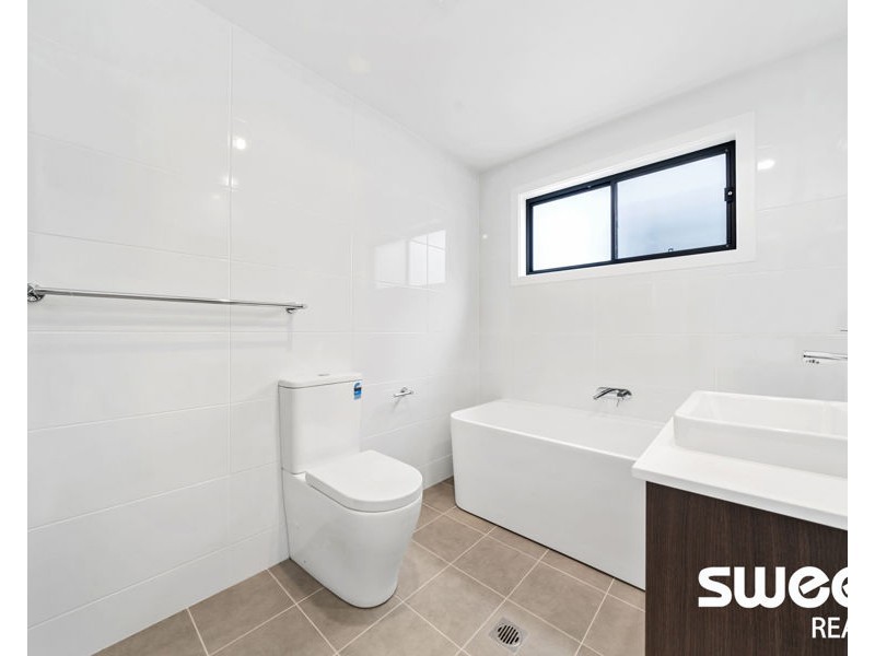 343 Driftway Drive, Pemulwuy NSW 2145