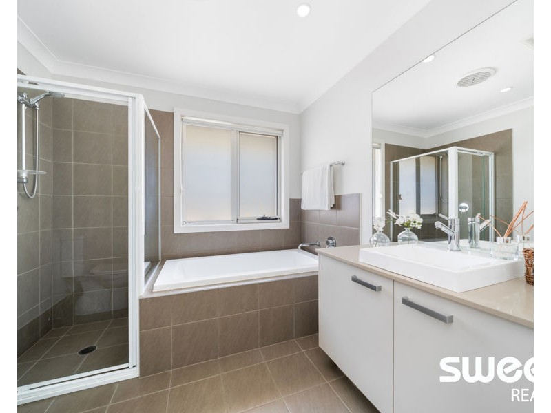 23 Thorpe Way, Box Hill NSW 2765
