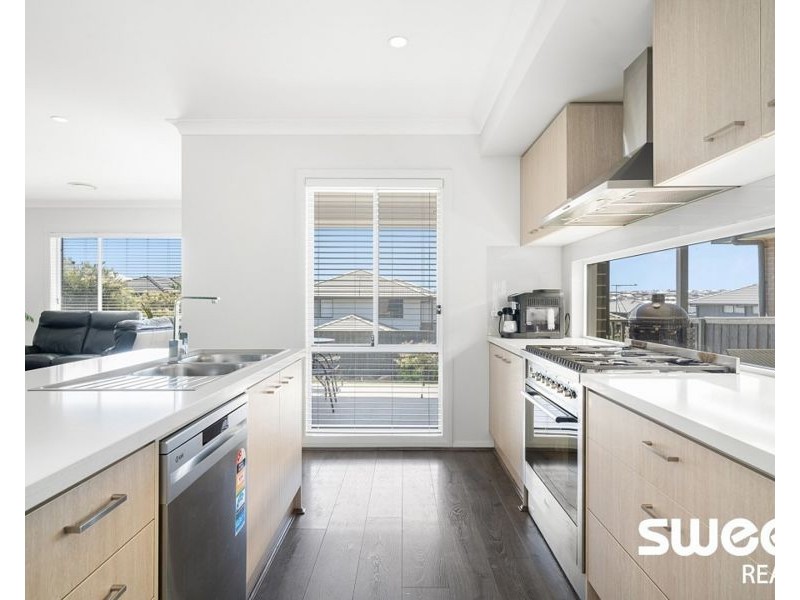 98 Hannaford Avenue, Box Hill NSW 2765