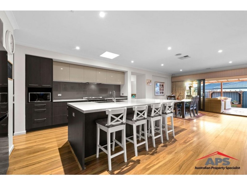 13 Calibre Circuit, Clyde North VIC 3978