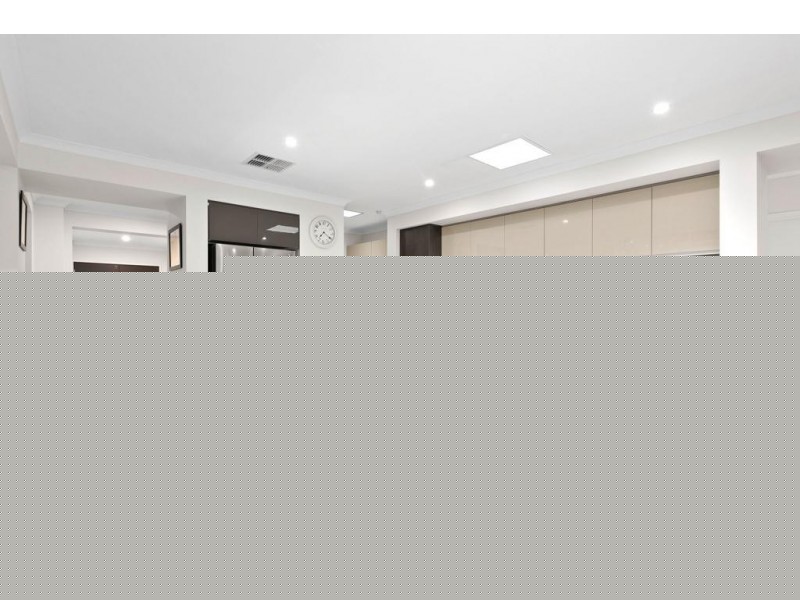 13 Calibre Circuit, Clyde North VIC 3978