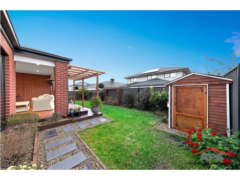 13 Calibre Circuit, Clyde North VIC 3978