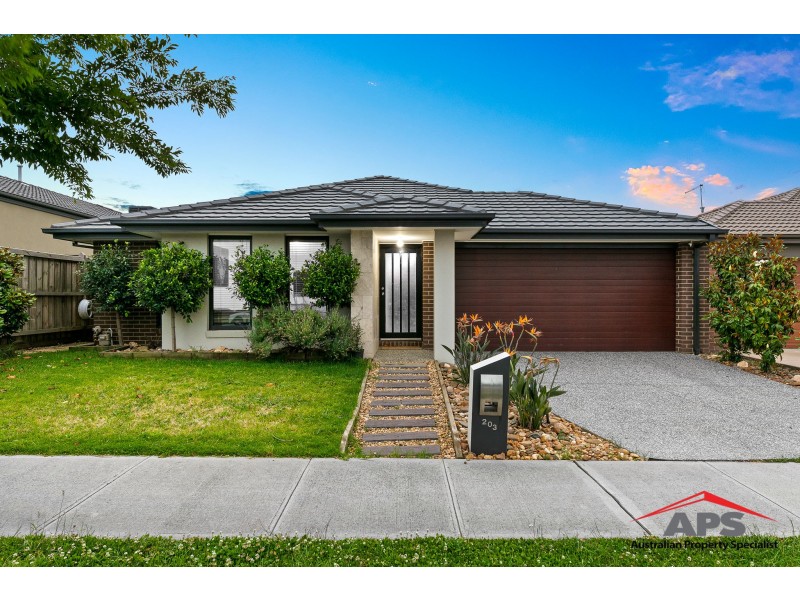 203 Heather Grove, Clyde North VIC 3978