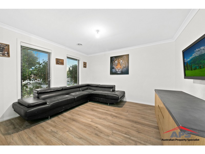 203 Heather Grove, Clyde North VIC 3978