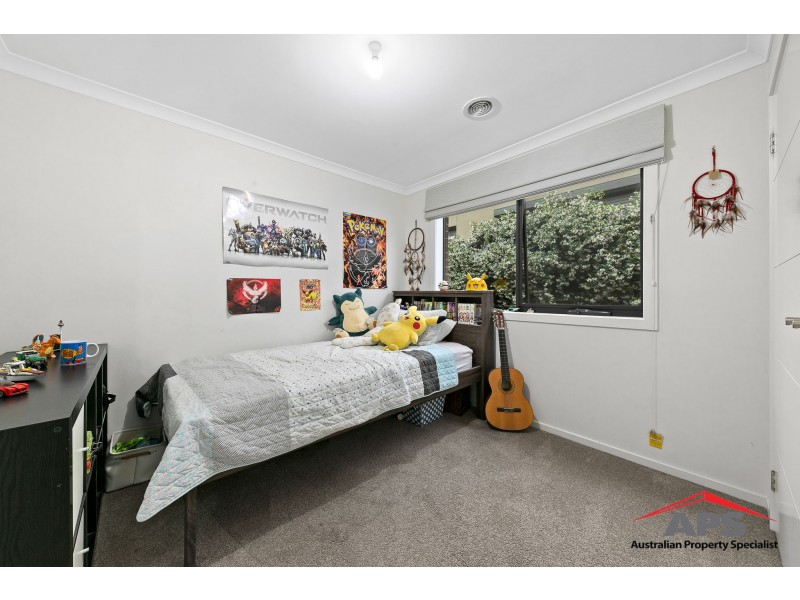 203 Heather Grove, Clyde North VIC 3978