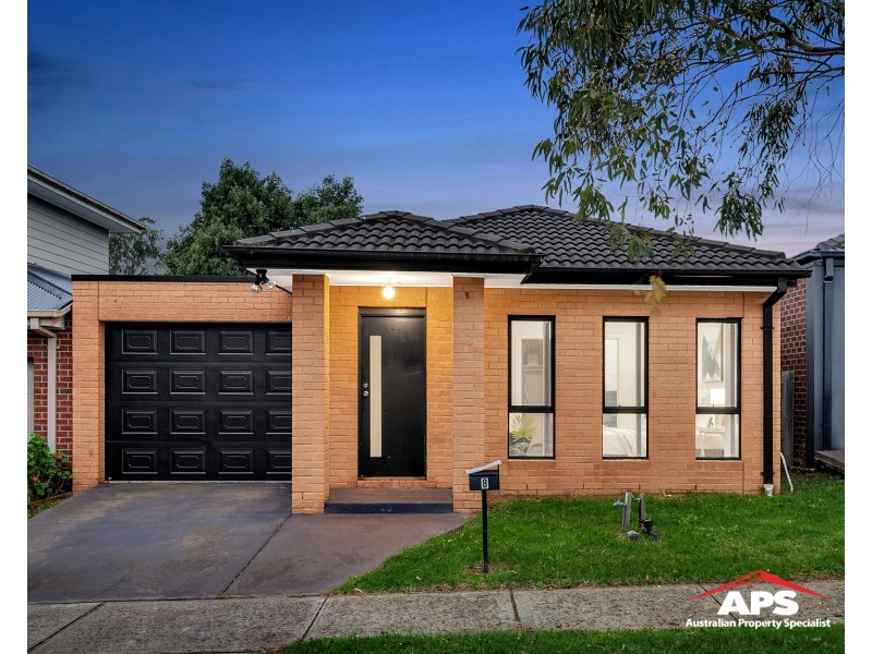 8 Karlson Way, Cranbourne North VIC 3977