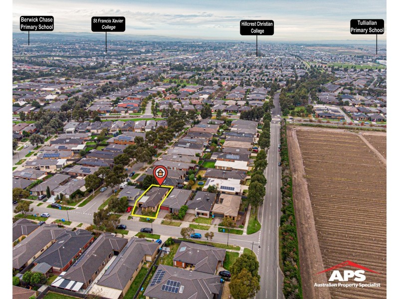8 Karlson Way, Cranbourne North VIC 3977
