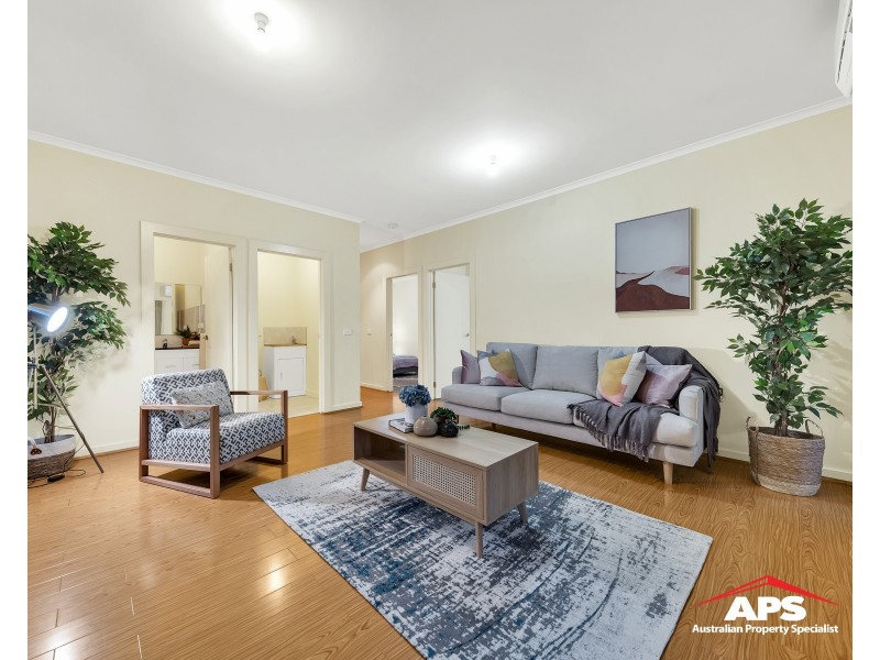 8 Karlson Way, Cranbourne North VIC 3977