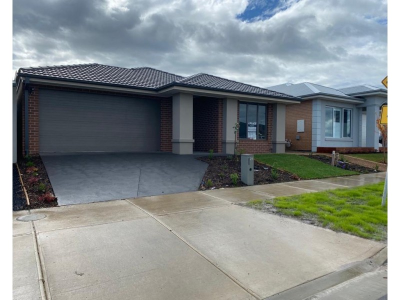 21 Keskadale Way, Clyde North VIC 3978