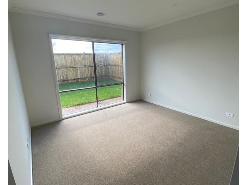 21 Keskadale Way, Clyde North VIC 3978