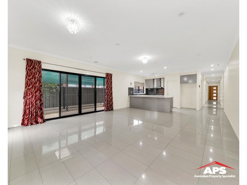 28 Forest Drive, Clyde North VIC 3978