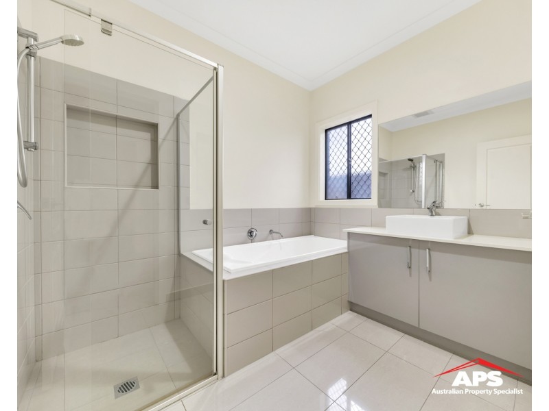 28 Forest Drive, Clyde North VIC 3978