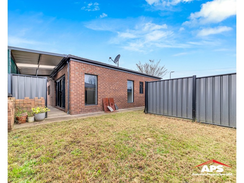 28 Forest Drive, Clyde North VIC 3978