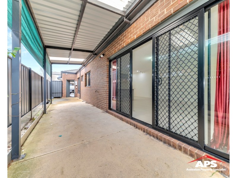 28 Forest Drive, Clyde North VIC 3978