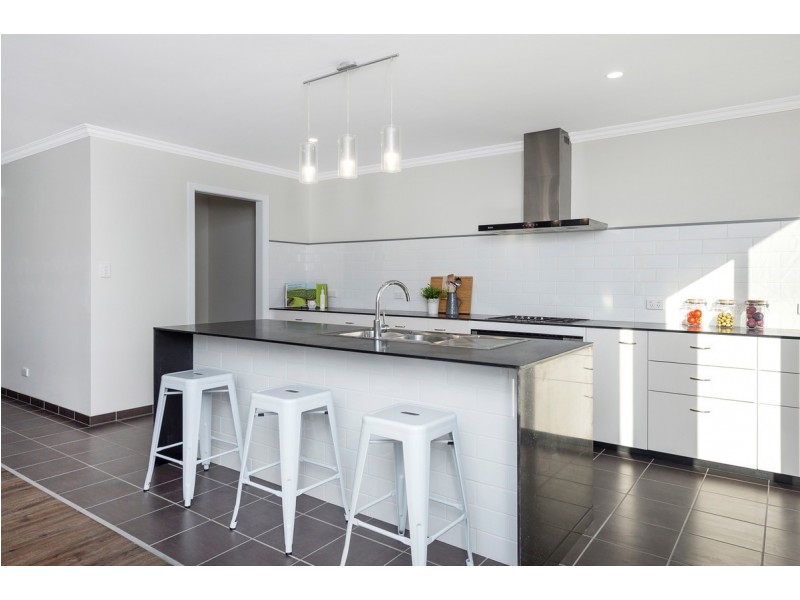 16 Vautin Way, Eagleby QLD 4207