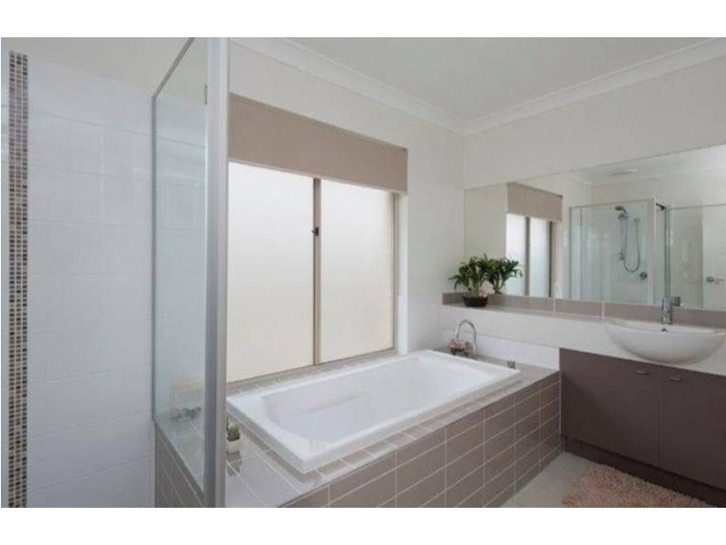 4 Goolwa Court, Pimpama QLD 4209