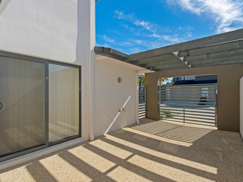 23/2 Catalina Way, Upper Coomera QLD 4209