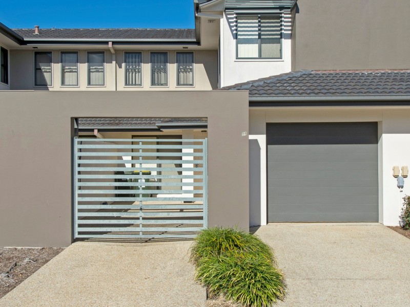 2 Catalina Way, Upper Coomera QLD 4209