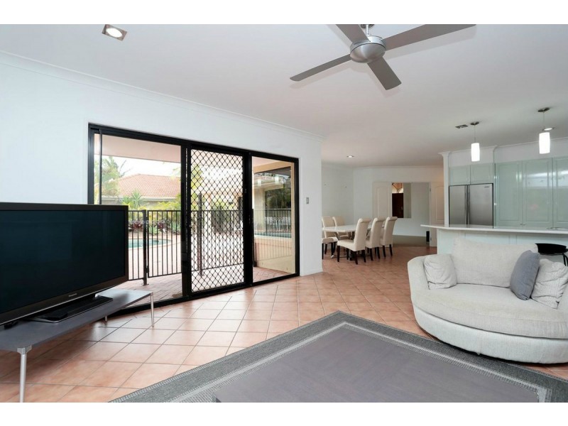 46 Audrey Avenue, Helensvale QLD 4212