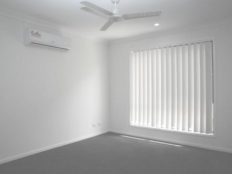 1/12 Peak Crescent, Pimpama QLD 4209