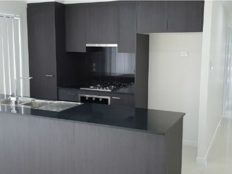 1/12 Peak Crescent, Pimpama QLD 4209