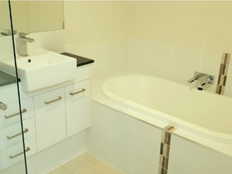 1/12 Peak Crescent, Pimpama QLD 4209