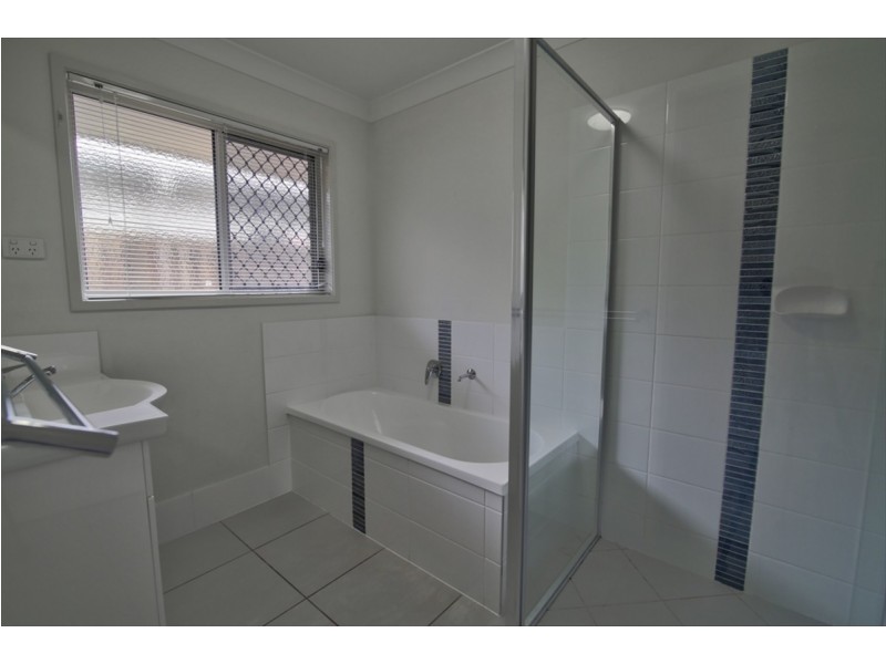 2 McPherson Crescent, Coomera QLD 4209