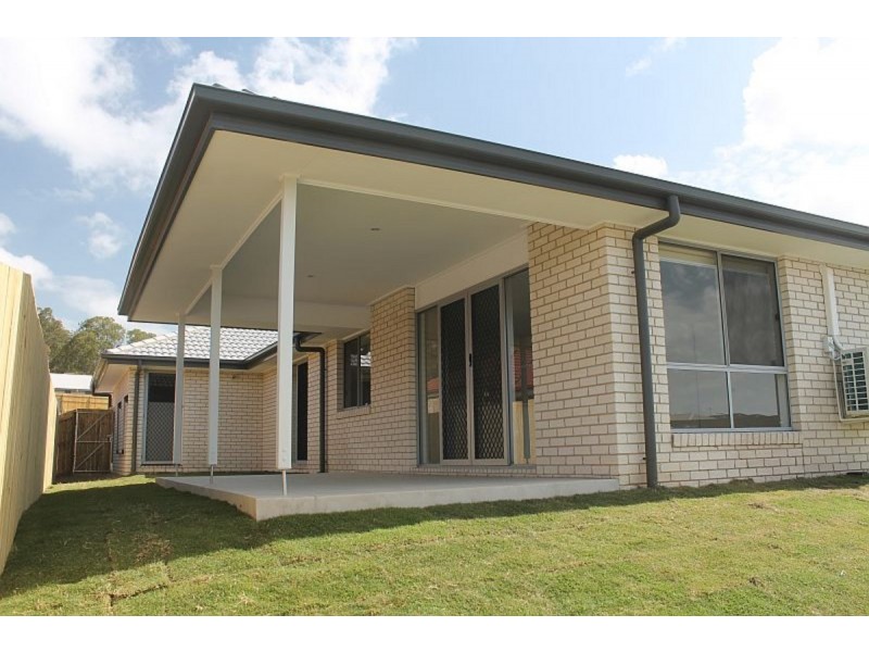 24 Oakwood Street, Pimpama QLD 4209