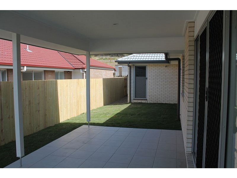 24 Oakwood Street, Pimpama QLD 4209