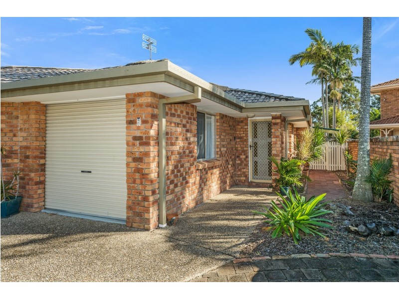 2/4 Dell Court, Coombabah QLD 4216